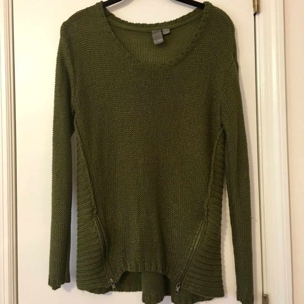 Olive green sweater with zippers